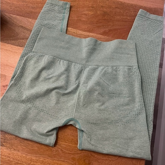 Gymshark mint green vital seamless size medium - Picture 6 of 6